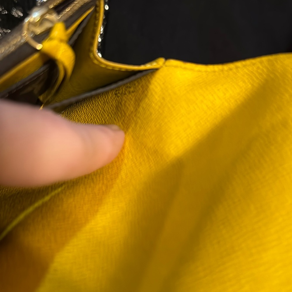 Women’s or Men’s Louis Vuitton Monogram Wallet with Yellow Guts inside Pristine - Picture 17 of 17